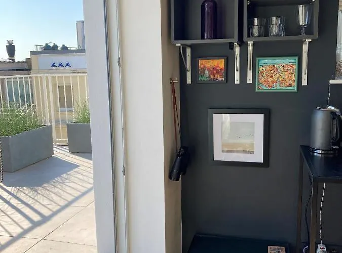 Seaview Penthouse דירה